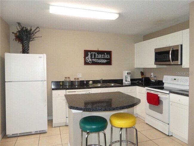 Building Photo - 2846 Club Cortile Cir