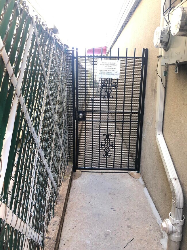 Foto del edificio - 6021 Adams St