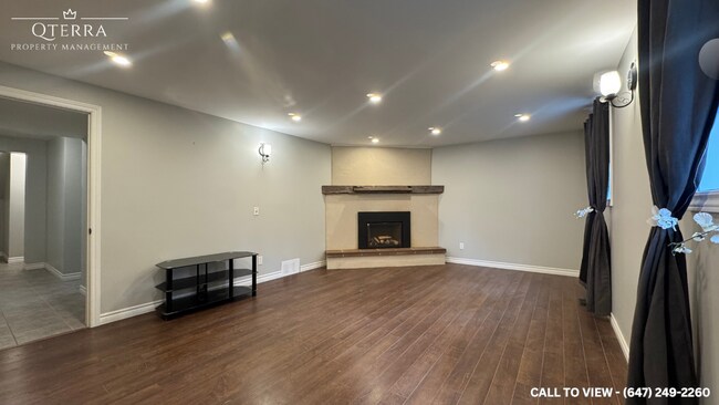 Building Photo - 375 Lakeview Dr