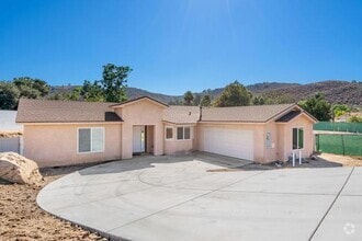 Building Photo - 9086 Los Coches Rd
