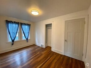 Building Photo - 1323 Park Ave