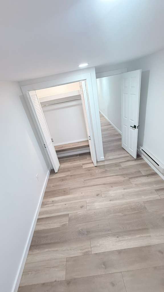 Building Photo - 5956 Hasbrook Ave