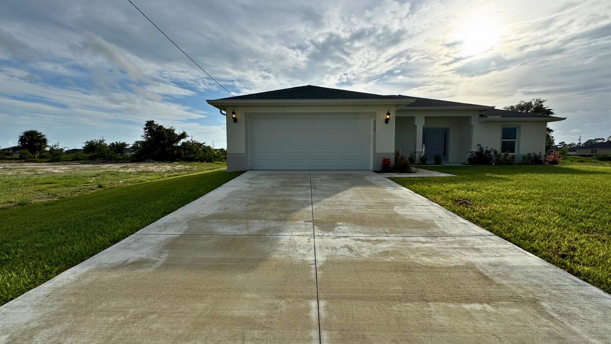 Foto principal - 3200 NW 4th Pl