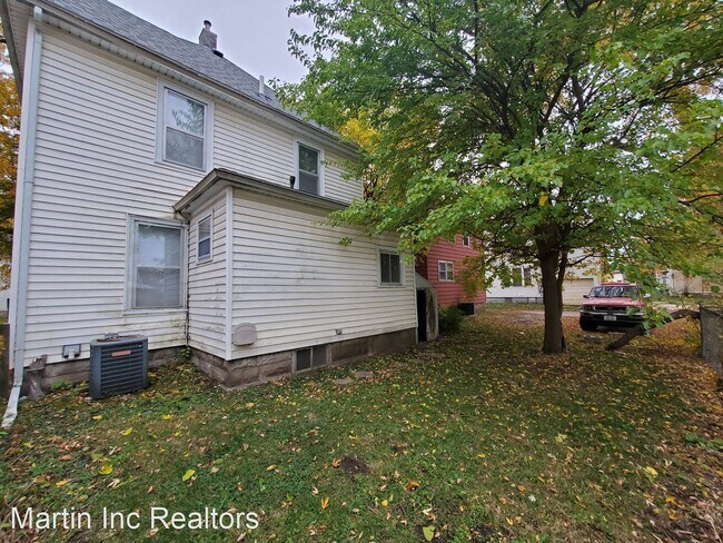 Building Photo - 3 br, 2 bath House - 1008 W 2nd St