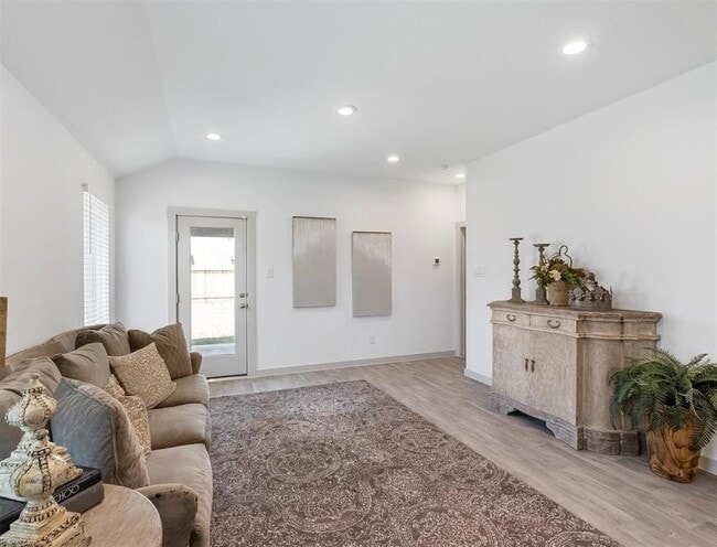 Building Photo - 6811 Telford Holw Trl