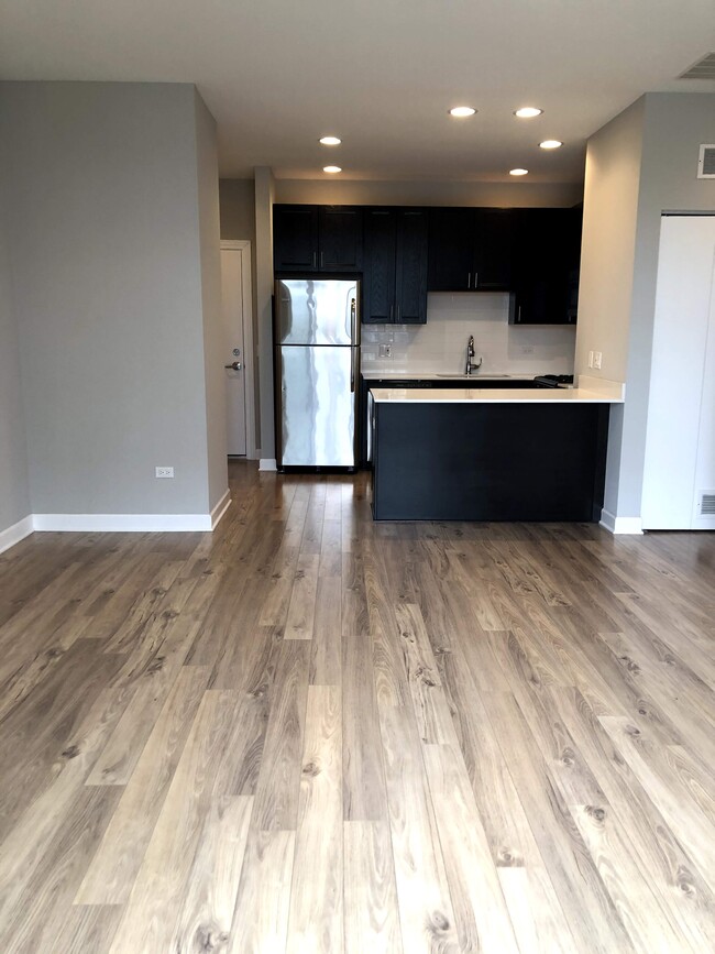 Foto del edificio - 2738 N Sayre Ave