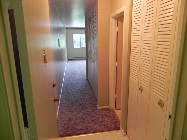 Foto del edificio - 125 Twin Oaks Dr