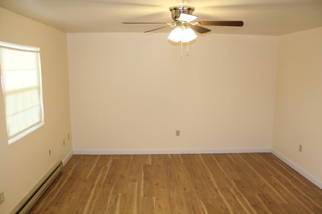 Sala de estar - 56 Saratoga Ct