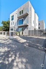 Building Photo - 2636 Virginia Rd