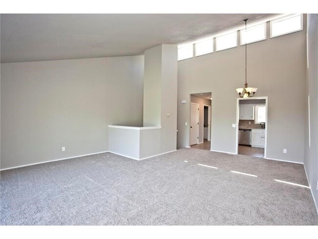 Building Photo - 14 Shakespeare Dr