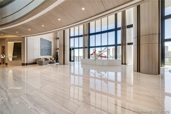 Building Photo - 5000 Island Estates Dr