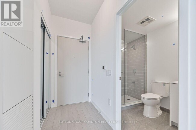 Photo du bâtiment - 4010 Eglinton Ave W
