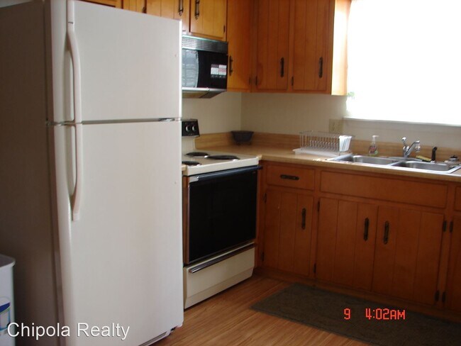 Building Photo - 2 br, 2 bath House - 3041 Southern Blvd