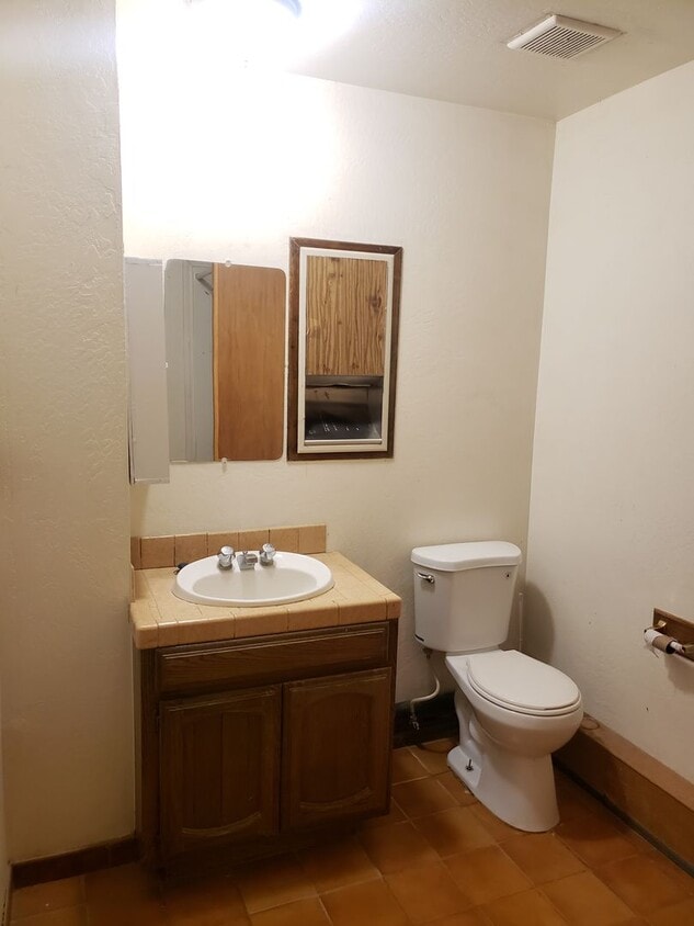 570 Holt Ave Unit South Studio, Holtville, CA 92250 Room for Rent in