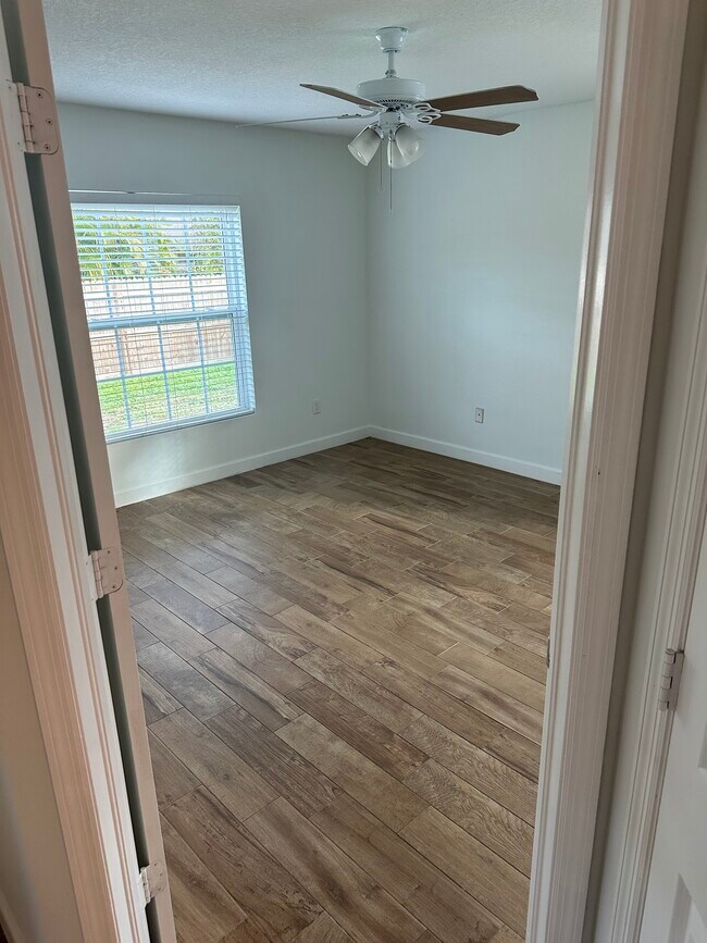 Foto del edificio - 1216 33rd Ave SW