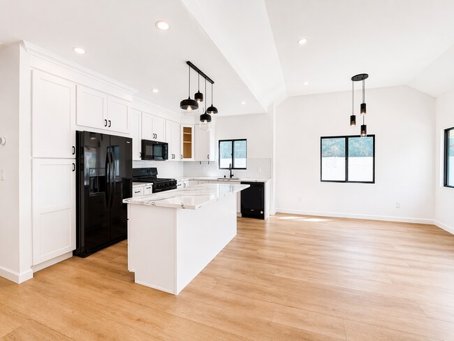 Foto del edificio - 818 N Genesee Ave