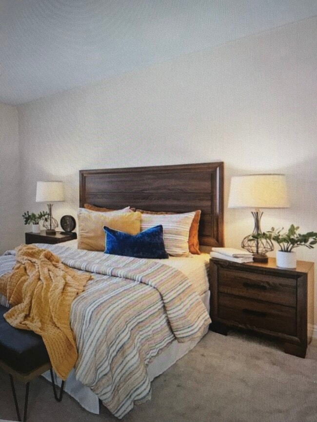 Foto del edificio - 1359 Phelps Ave