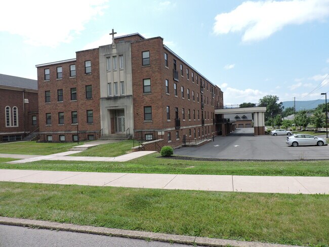 Building Photo - 1740 Chestnut St
