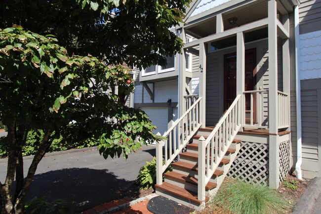 Building Photo - 42 Greystone