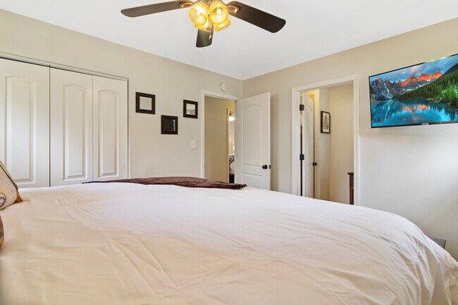 Foto del edificio - 9424 Sumac Rd