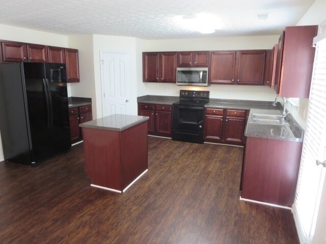 Foto del edificio - 6372 Daniell Springs Drive