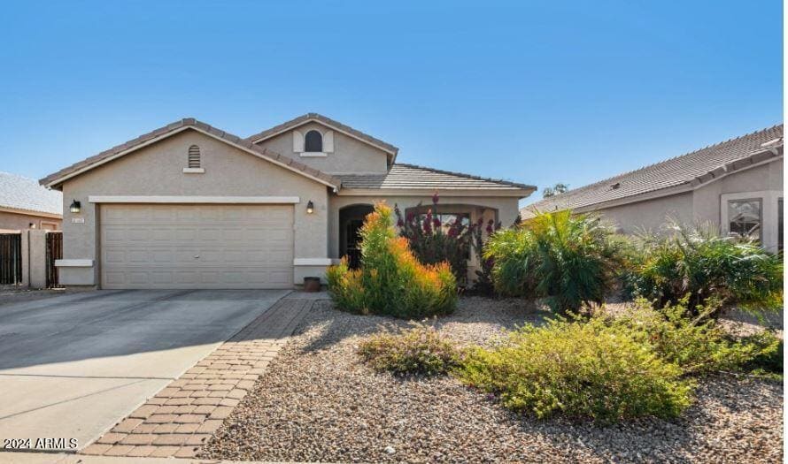Primary Photo - 1537 E Alba Dr