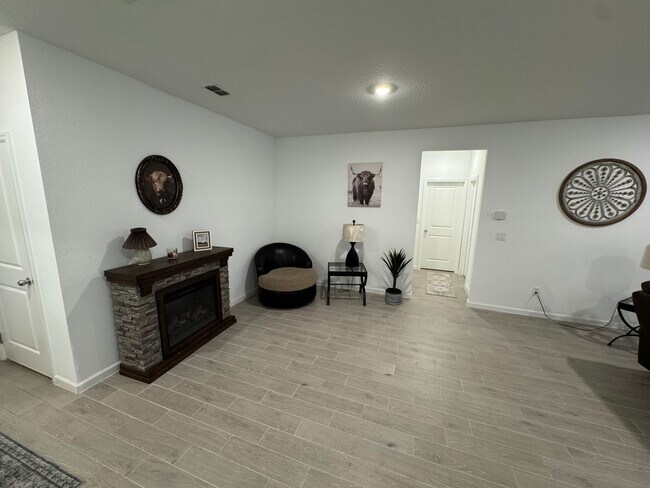 Foto del edificio - 8486 Horsebit Cir