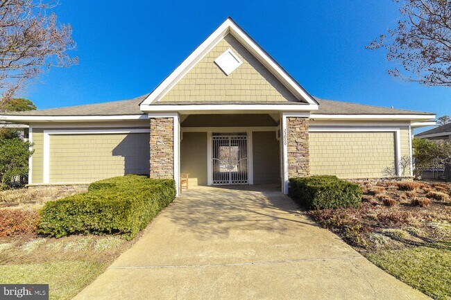 Foto del edificio - 23455 Dahlia Cir