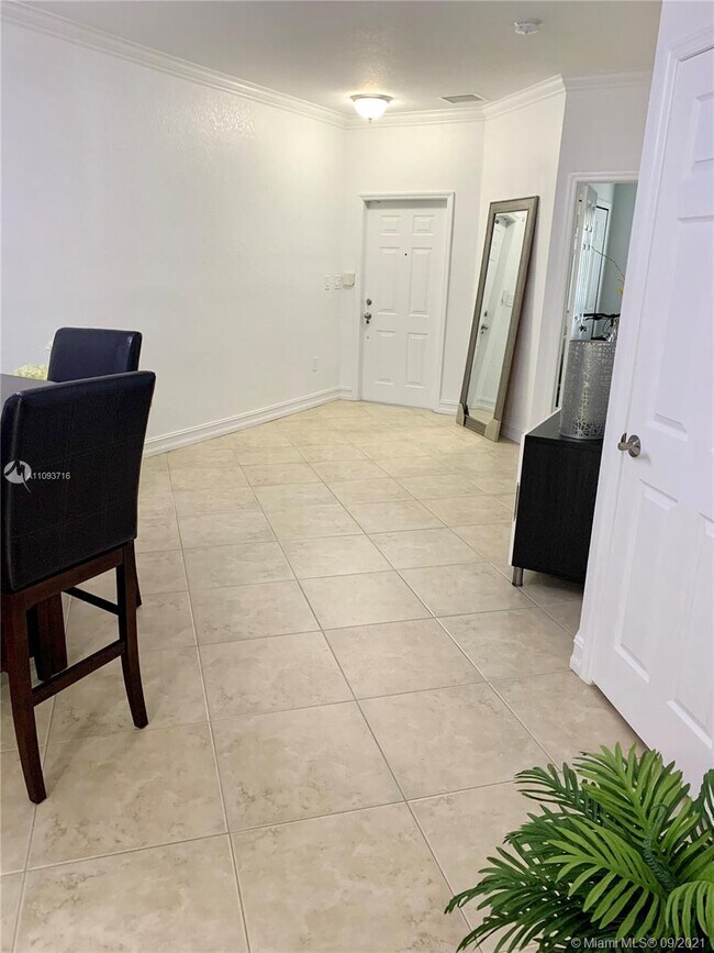 Building Photo - 10760 NW 82 TE  6-7 Doral Fl 33178