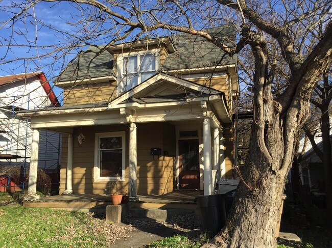 Front of House - 906 Stewart St