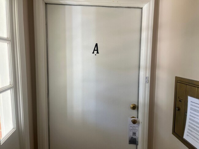 Foto del edificio - 2 Bed, 1 Bath Condo