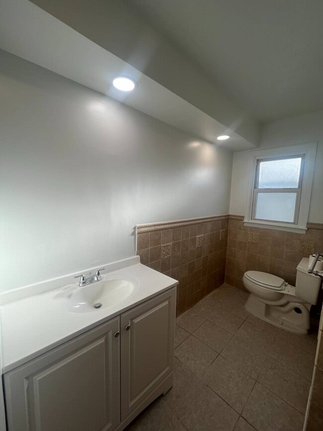 Foto del edificio - 274 Wilder Ave