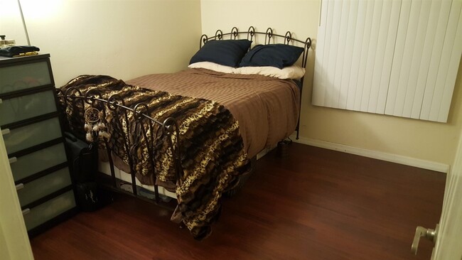Bedroom - 5404 Balboa Arms Dr