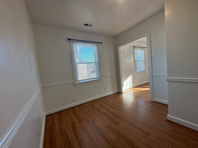 Foto del edificio - Charming 2BR/1BA Bungalow in Historic Downtown!
