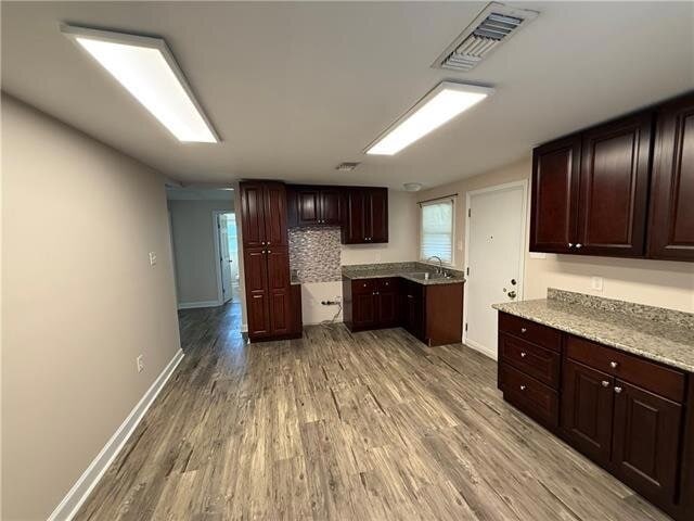 Building Photo - 616 Oriole St