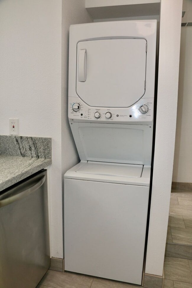 Interior Photo - 125 Hillcrest Drive