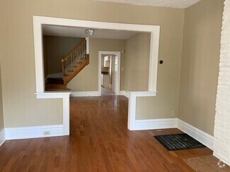 Building Photo - 2414 Indianola Ave