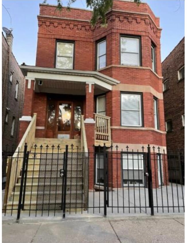 Building Photo - 1721 N Harding Ave