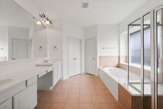 Building Photo - 13202 Brushy Knoll Ln