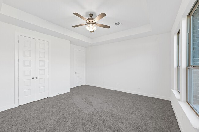 Building Photo - 5207 Birch Shadow Dr