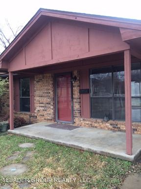 Building Photo - 823 E Seminole Ave