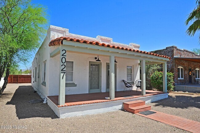 Foto del edificio - 2027 E Hawthorne St