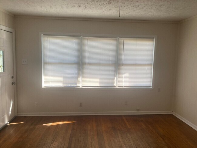 Foto del edificio - 1021 Nottingham Dr