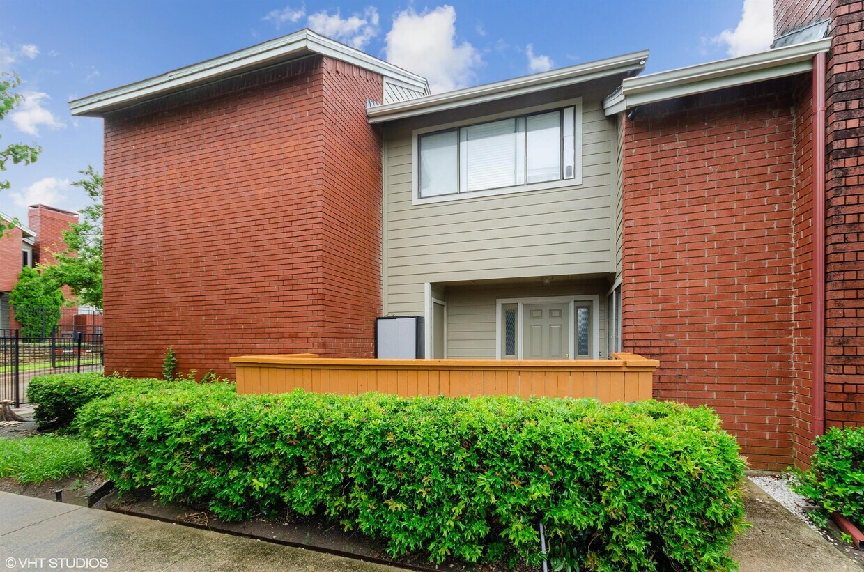 8404 Forest Ln, Dallas, TX 75243 Townhouse for Rent in Dallas, TX