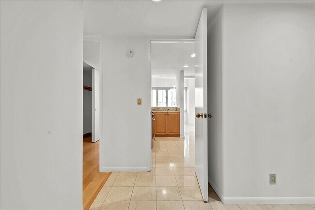 Foto del edificio - 10520 WILSHIRE