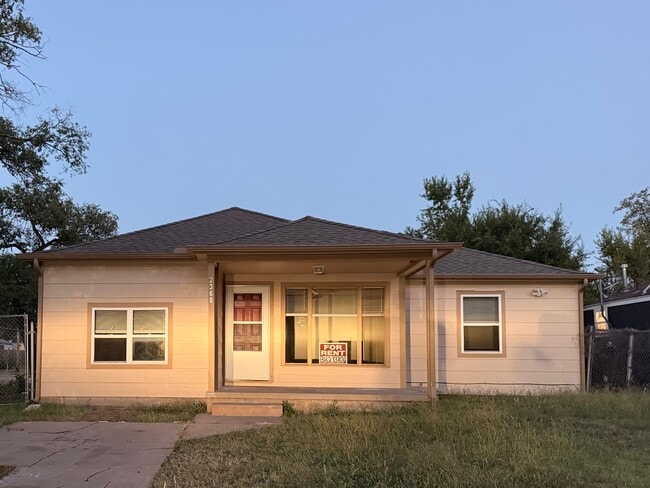 Building Photo - 2368 N Erie Ave