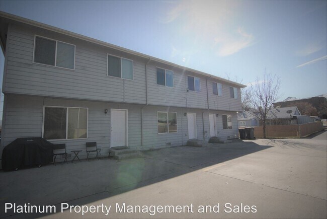 Building Photo - 1016 Millerdale Ave