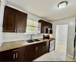 Building Photo - 901 NW 55th St