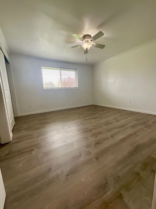 Foto del edificio - Charming 3 Bedroom Rambler! ~Close to Elementary School~