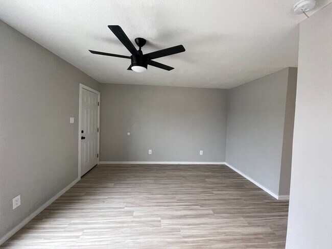 Foto del edificio - 1603 Benttree Dr